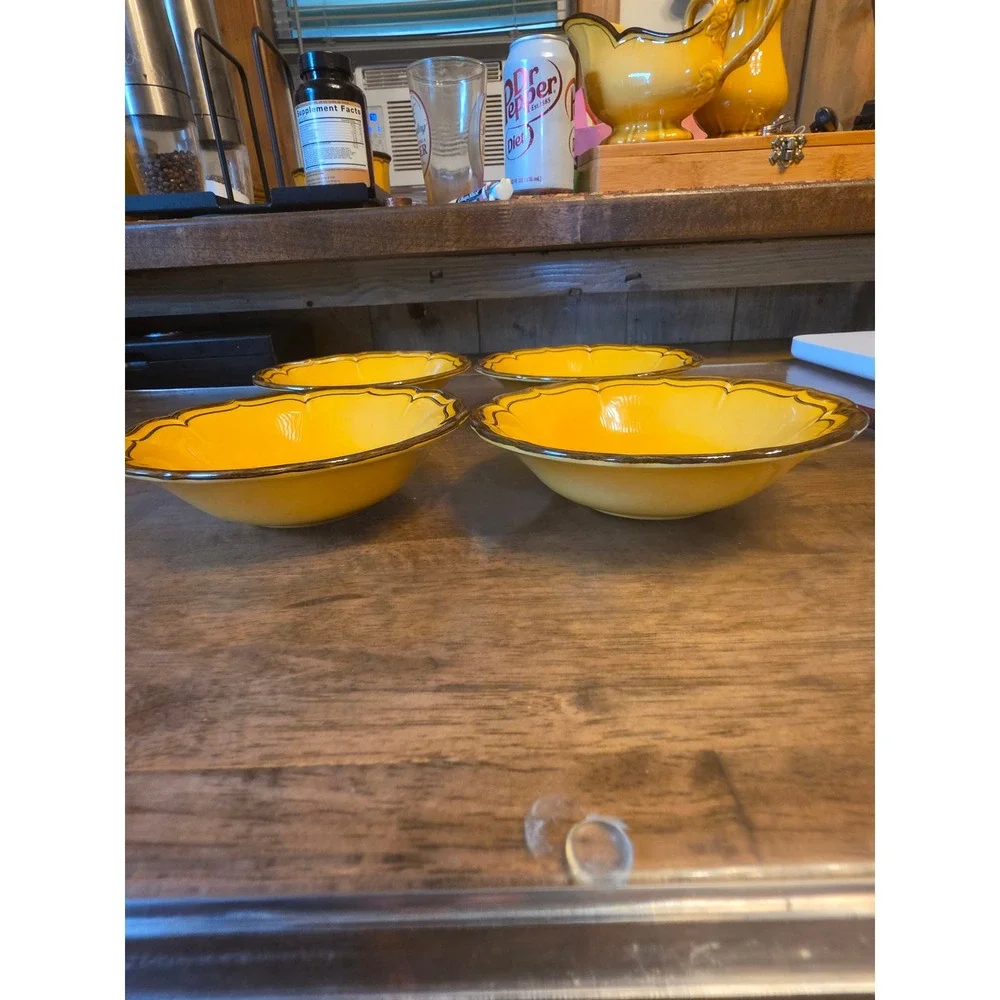 Metlox Poppytrail Yellow Scalloped Fruit Bowls Set of 4 California Pottery